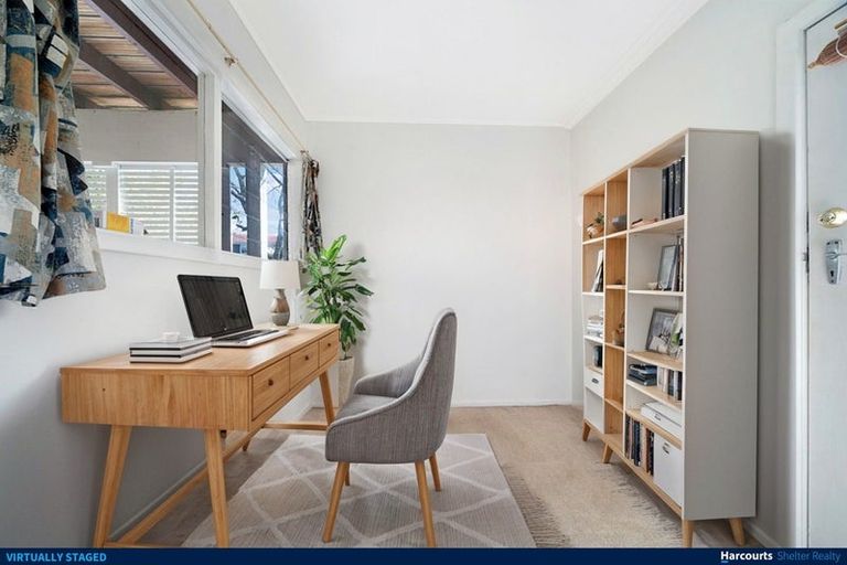 Photo of property in 1 Alwyn Avenue, Te Atatu South, Auckland, 0610