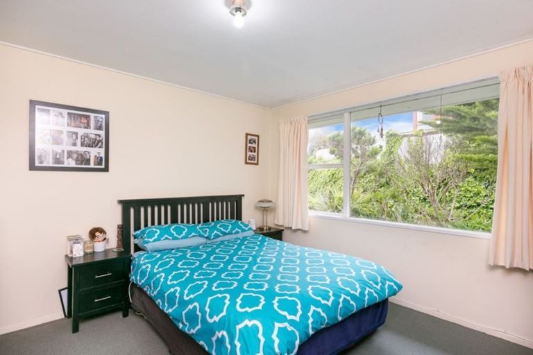 Photo of property in 34 Duchess Place, Maupuia, Wellington, 6022