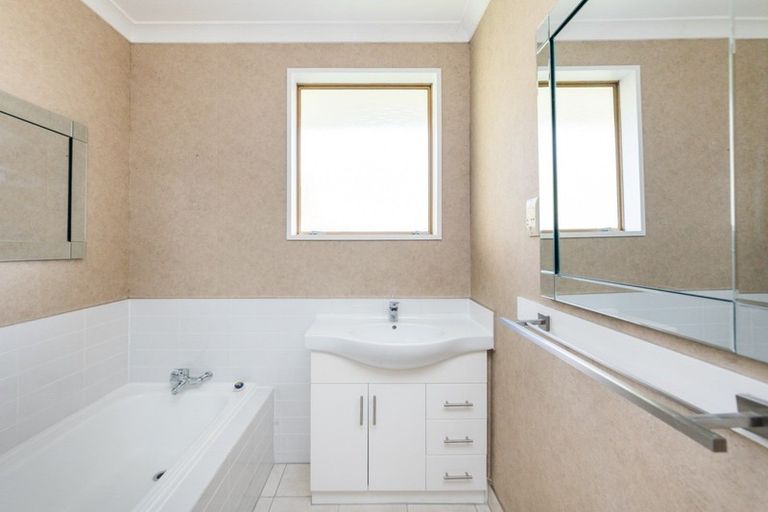 Photo of property in 7a Wigan Place, Hokowhitu, Palmerston North, 4410