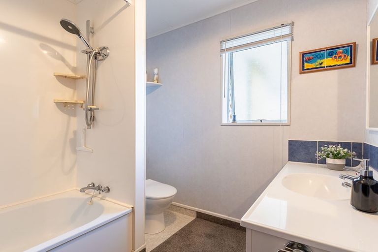 Photo of property in 15 Belvedere Avenue, Waikanae, 5036