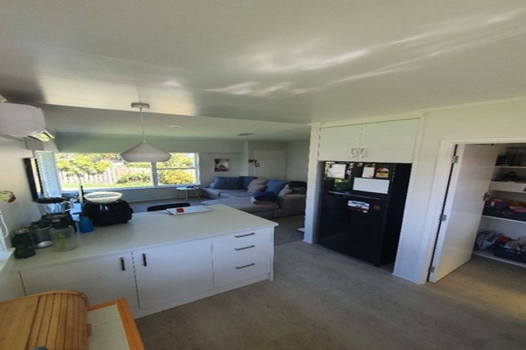 Photo of property in 1/14 Lynn Road, Bayview, Auckland, 0629