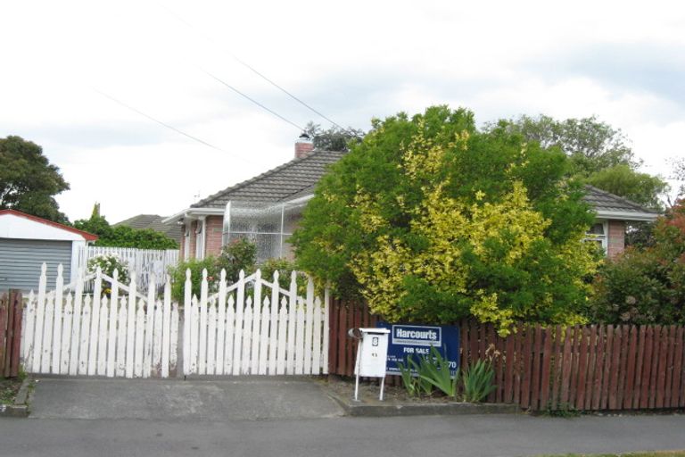 Photo of property in 8 Geelong Place, Burnside, Christchurch, 8053
