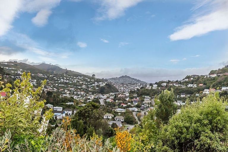 Photo of property in 97a Allington Road, Karori, Wellington, 6012