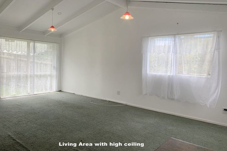 Photo of property in 1/26 Peterhouse Place, West Harbour, Auckland, 0618