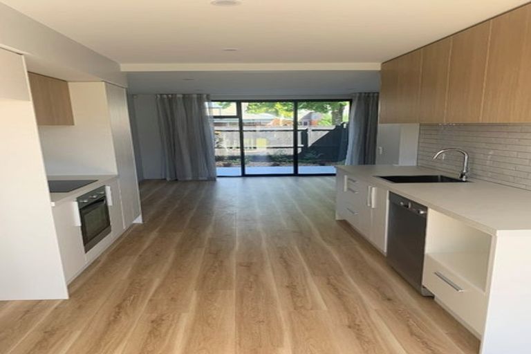 Photo of property in 2/12 New Brighton Road, Shirley, Christchurch, 8061