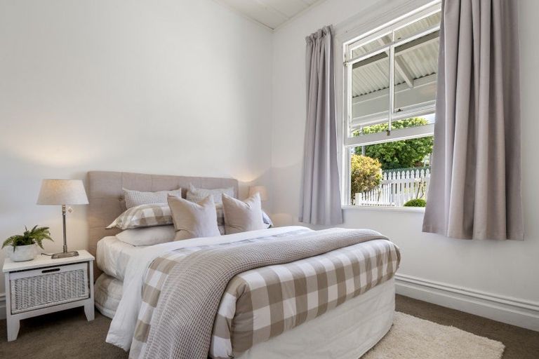 Photo of property in 68 Palmerston Road, Birkenhead, Auckland, 0626