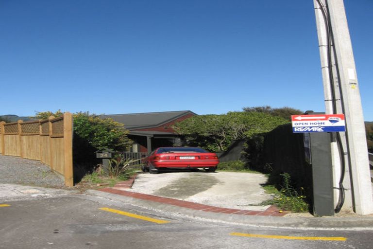 Photo of property in 34 Castle Crescent, Stokes Valley, Lower Hutt, 5019