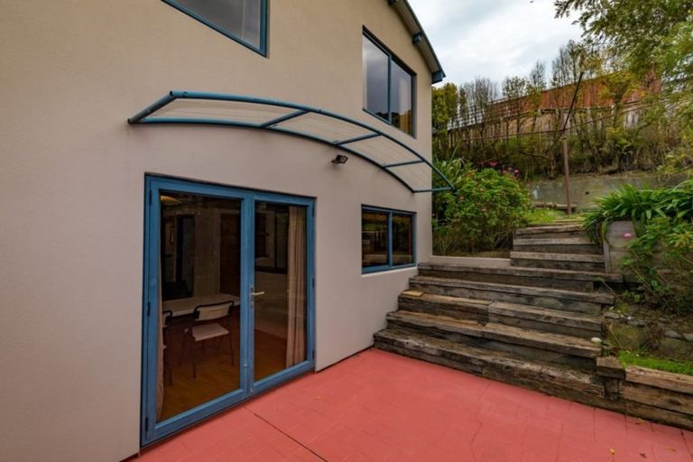 Photo of property in 37 Cornwall Road, Lyttelton, 8082