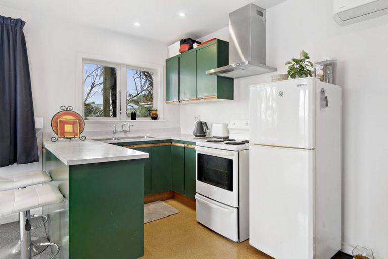 Photo of property in 45 Sutherland Road, Melrose, Wellington, 6023