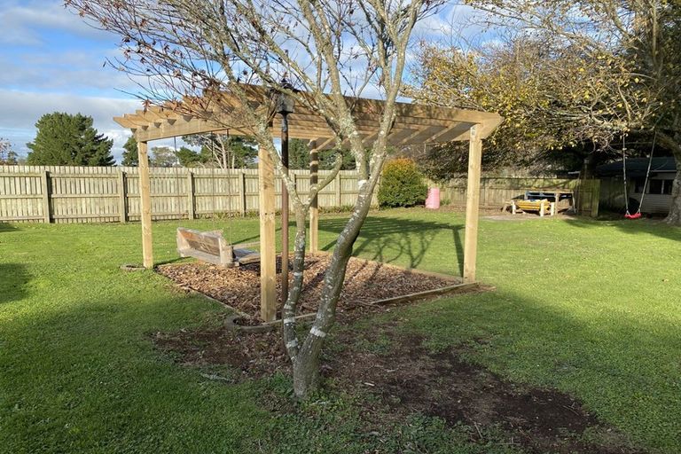 Photo of property in 28 Castle Street, Eltham, 4322