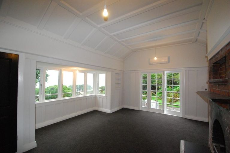 Photo of property in 21 Kotari Road, Days Bay, Lower Hutt, 5013