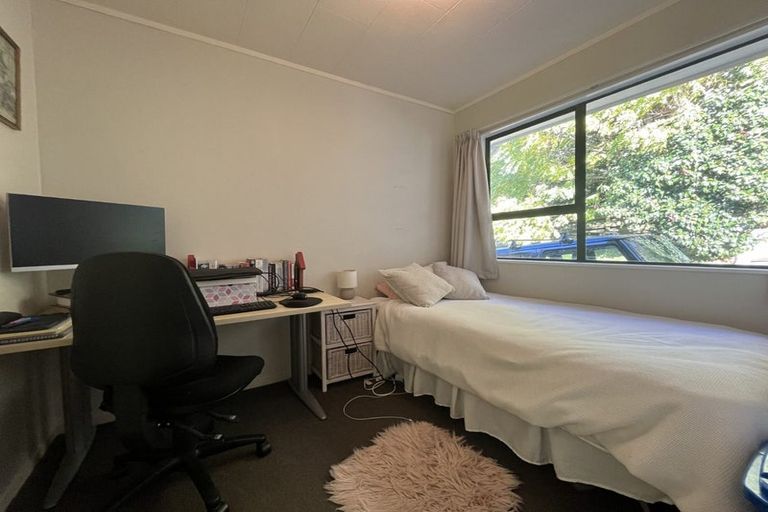 Photo of property in 18b Parkinson Close, Whitby, Porirua, 5024