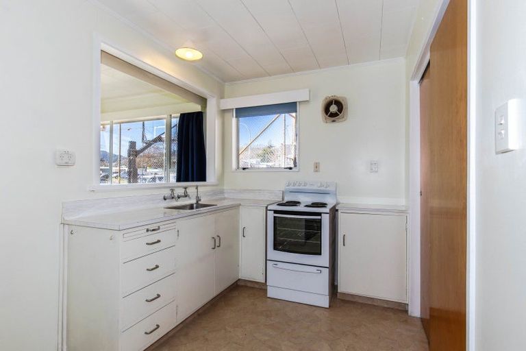 Photo of property in 2/5 Lichfield Street, Stoke, Nelson, 7011