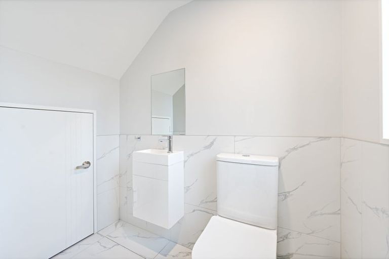 Photo of property in 38a Pokapu Street, Titirangi, Auckland, 0600