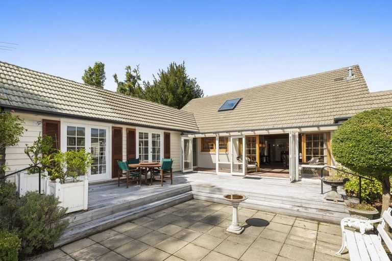 Photo of property in 48 Memorial Avenue, Ilam, Christchurch, 8053