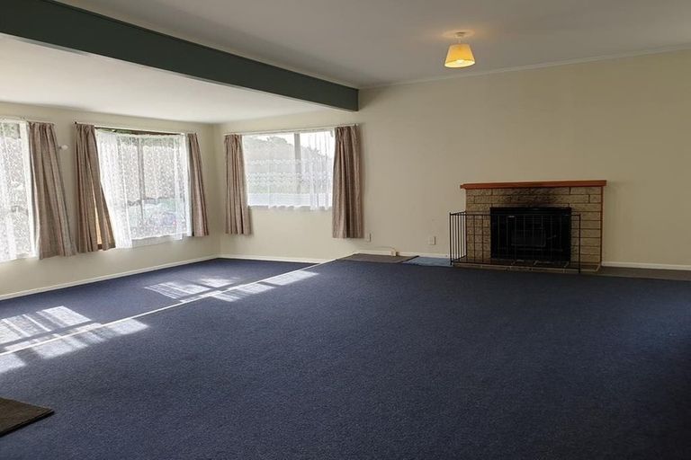 Photo of property in 27 Shackleton Grove, Stokes Valley, Lower Hutt, 5019