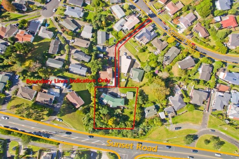 Photo of property in 16 Cypress Place, Sunnynook, Auckland, 0620
