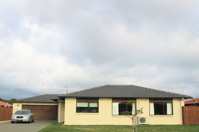 Photo of property in 14 Central Park, Paraparaumu Beach, Paraparaumu, 5032