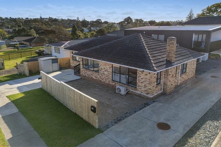 Photo of property in 25 Neal Avenue, Glenfield, Auckland, 0629