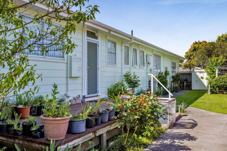 Photo of property in 35 Murdoch Street, Hawera, 4610