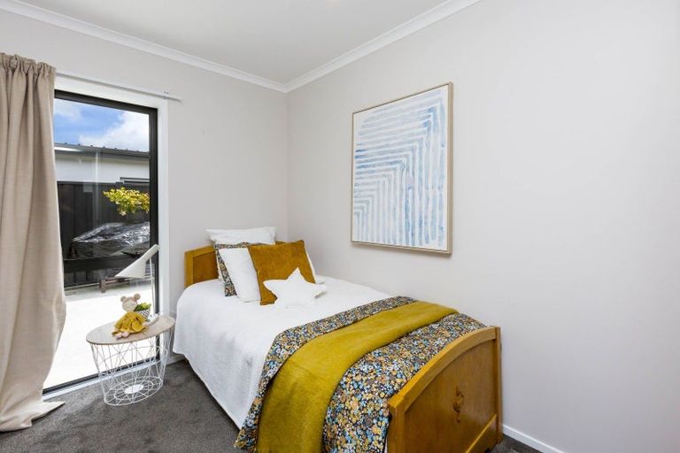 Photo of property in 24 Te Kaeaea Crescent, Wallaceville, Upper Hutt, 5018