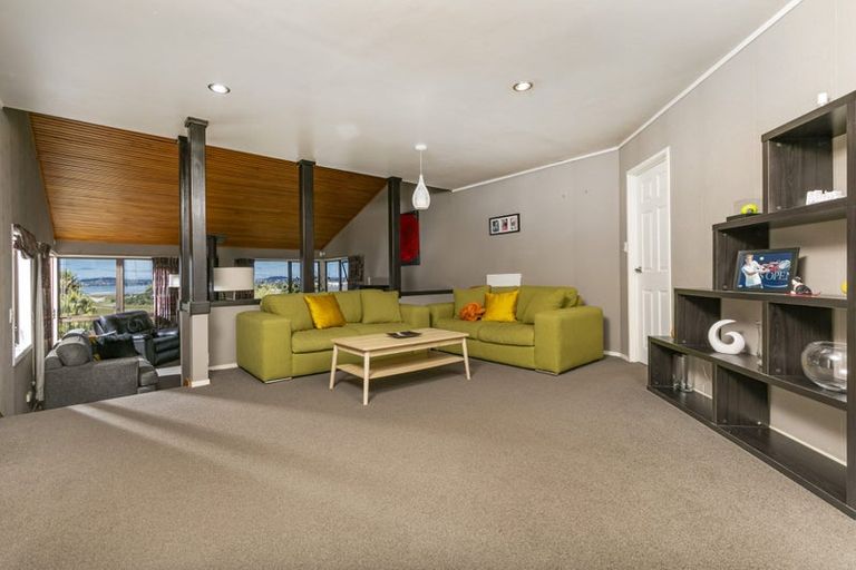 Photo of property in 199 West Harbour Drive, West Harbour, Auckland, 0618