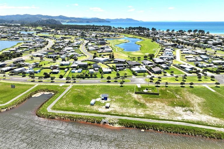 Photo of property in 332 Harbour Drive East, Matarangi, Whitianga, 3592