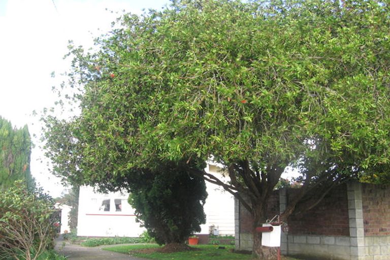 Photo of property in 12 Sutherland Crescent, Westbrook, Palmerston North, 4412