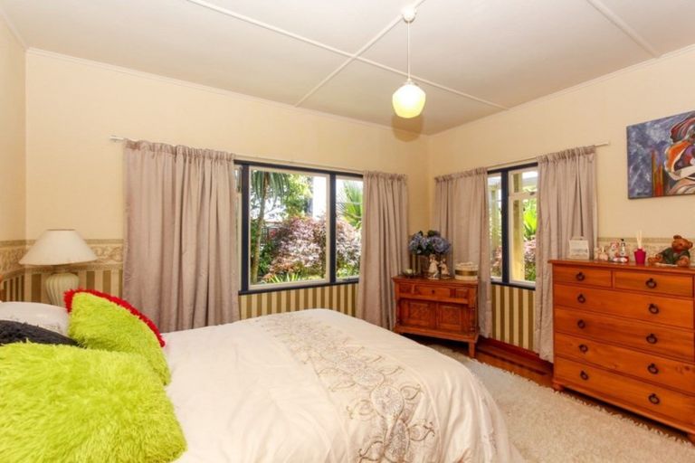 Photo of property in 65 Paynters Avenue, Strandon, New Plymouth, 4312