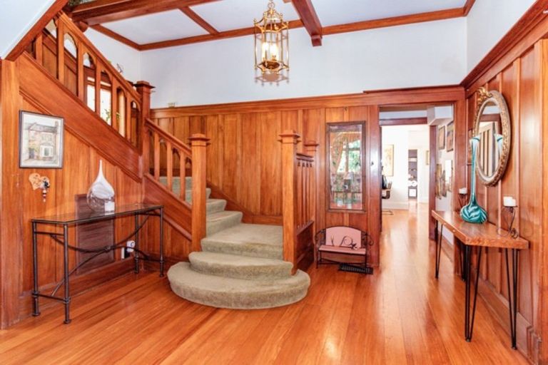 Photo of property in 2 Tulloch Street, Saint Johns Hill, Whanganui, 4500