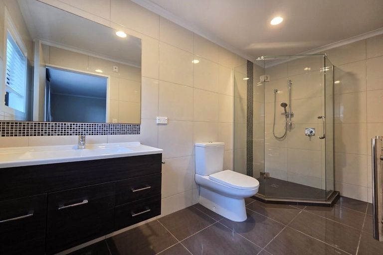 Photo of property in 213 Hobsonville Point Road, Hobsonville, Auckland, 0616