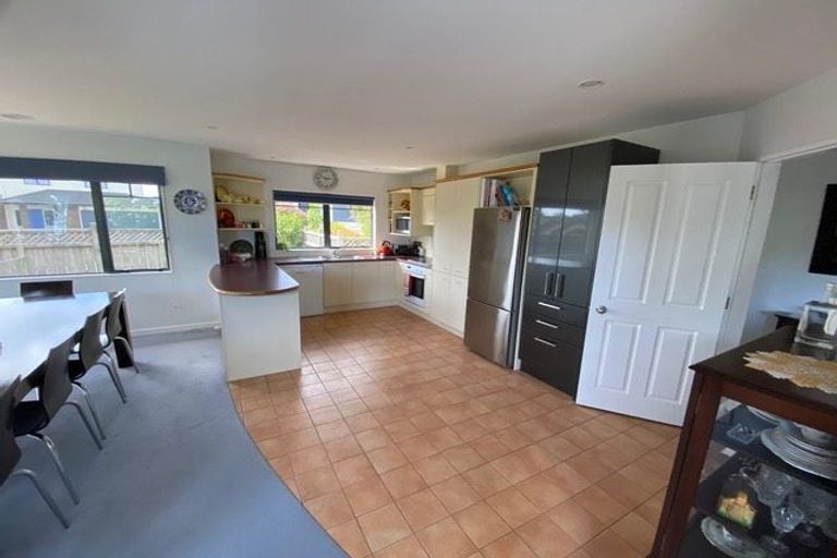 Photo of property in 20 Landsdowne Terrace, Karori, Wellington, 6012
