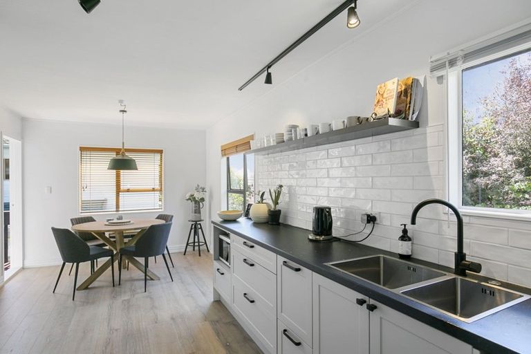 Photo of property in 76 Khandallah Road, Ngaio, Wellington, 6035