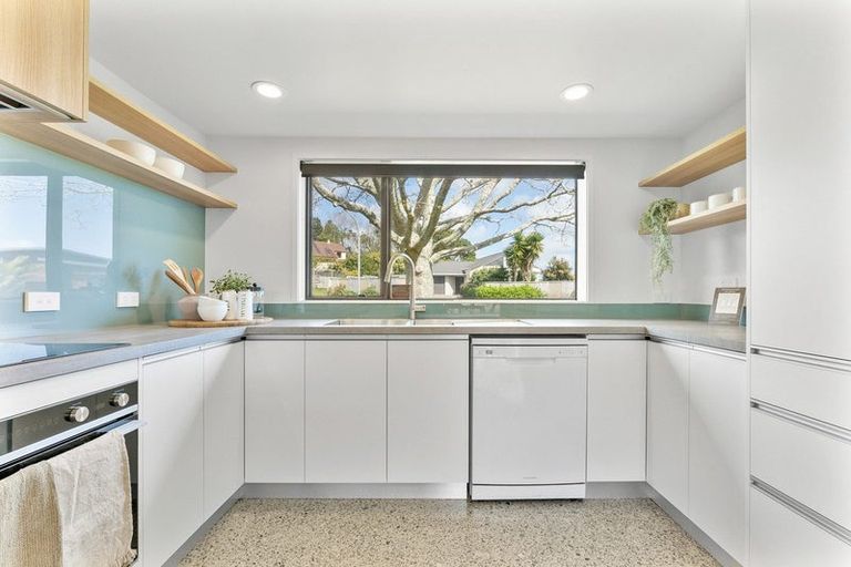 Photo of property in 7 Kaitake Place, Oakura, 4314