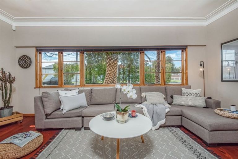 Photo of property in 3 Coronation Street, Belmont, Auckland, 0622