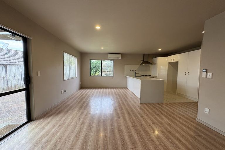 Photo of property in 9/3 Orwell Road, Greenhithe, Auckland, 0632