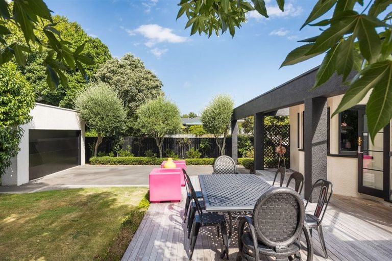 Photo of property in 15 Ake Ake Avenue, Hokowhitu, Palmerston North, 4410