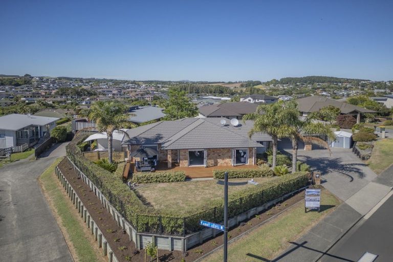 Photo of property in 43 Abby Close, Pukekohe, 2120