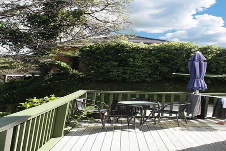 Photo of property in 2/51 Singers Road, Korokoro, Lower Hutt, 5012