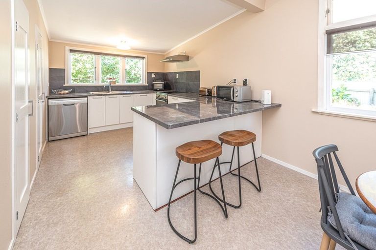 Photo of property in 42 Gloag Street, Waverley, 4510