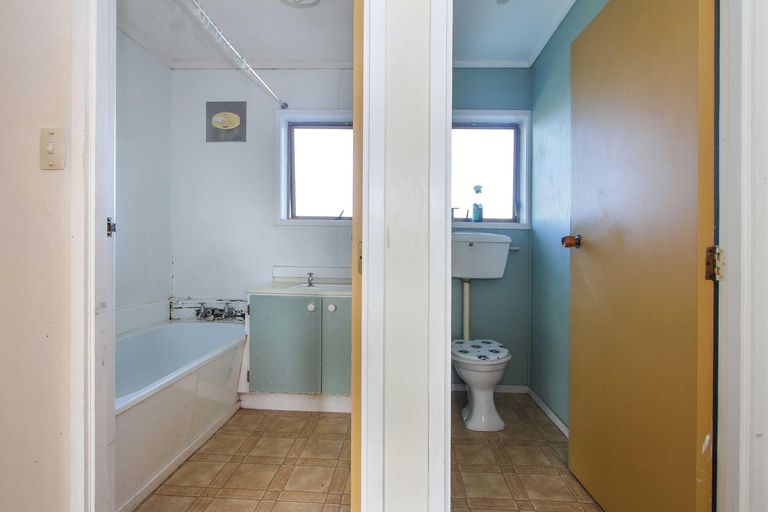 Photo of property in 5/38 Kirrie Avenue, Te Atatu South, Auckland, 0610