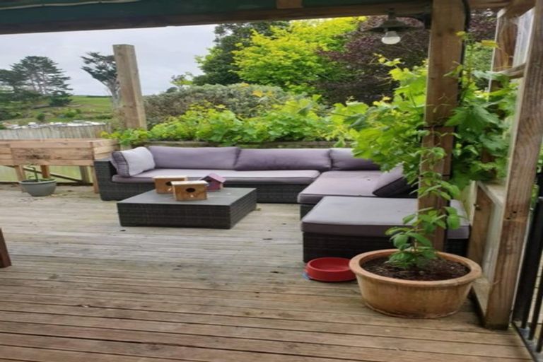 Photo of property in 240 Bridge Street, Eltham, 4322