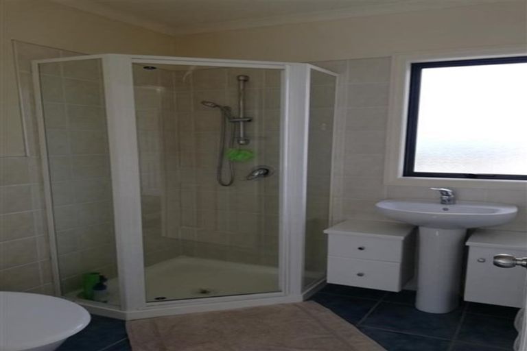 Photo of property in 19 Virginia Street, Henderson, Auckland, 0612