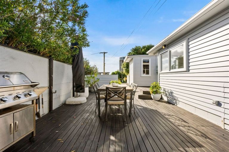 Photo of property in 1/16 Tennyson Avenue, Takapuna, Auckland, 0622