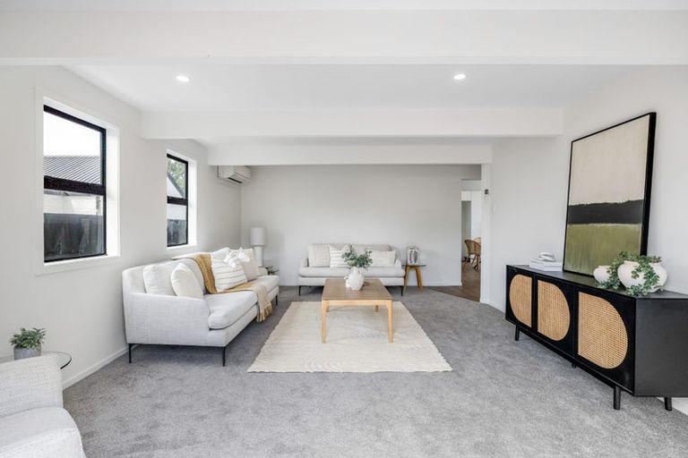 Photo of property in 1/207 Main North Road, Redwood, Christchurch, 8051