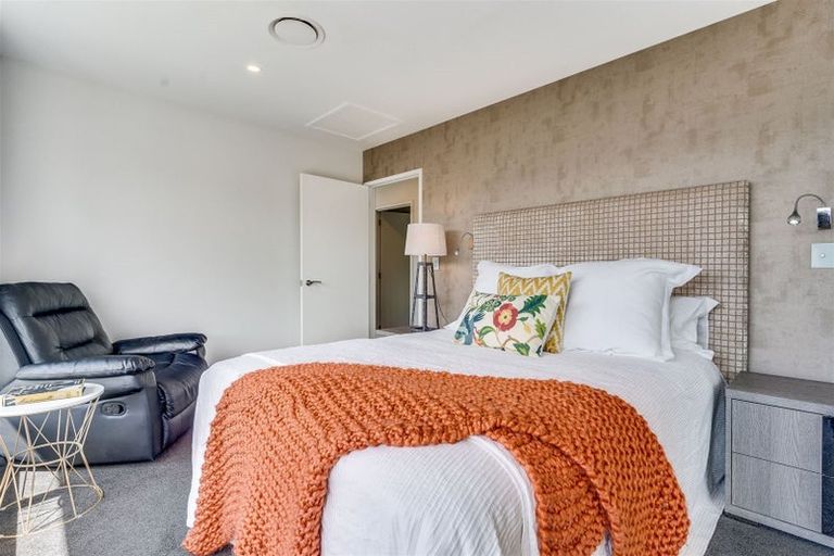 Photo of property in 62a Straven Road, Fendalton, Christchurch, 8014