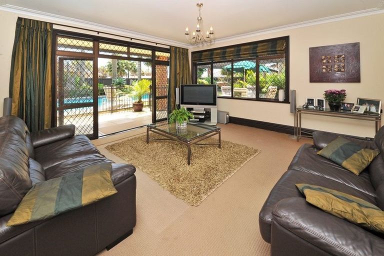 Photo of property in 5 Tington Avenue, Wattle Downs, Auckland, 2103
