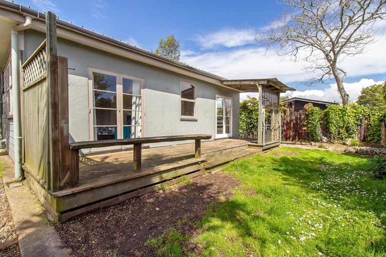 Photo of property in 9a Farnworth Avenue, Holdens Bay, Rotorua, 3010