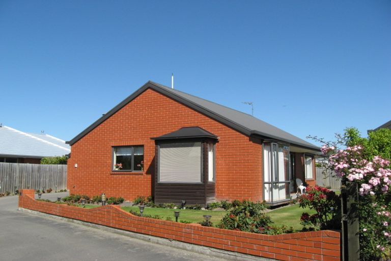 Photo of property in 4 Yarrum Lane, Avonhead, Christchurch, 8042