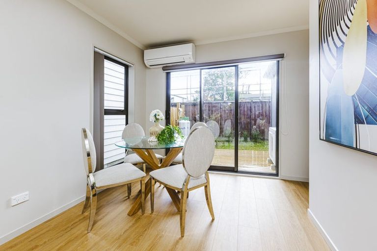 Photo of property in 89c Cascades Road, Pakuranga Heights, Auckland, 2010